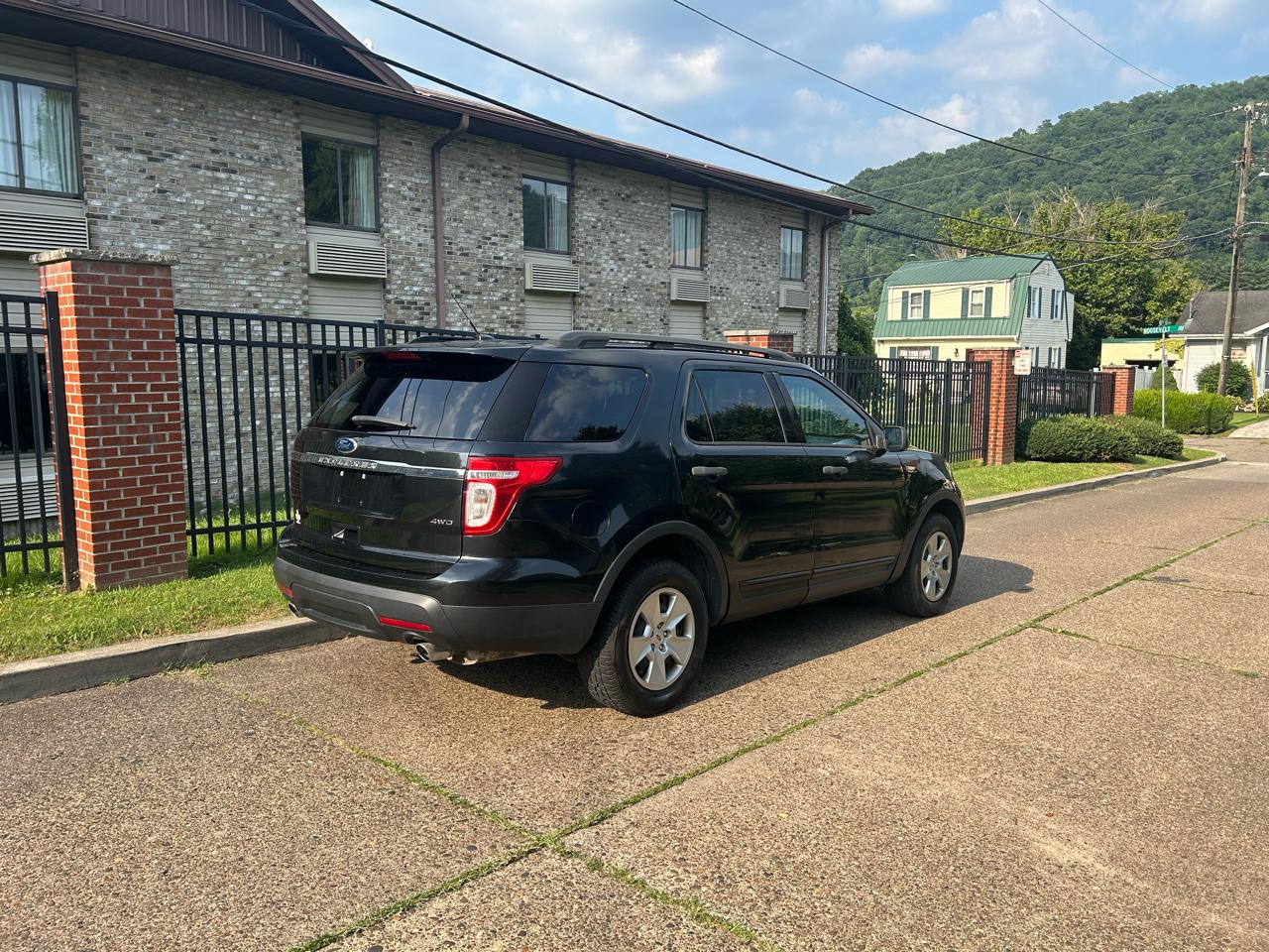 Ford Explorer Base 4WD 2013