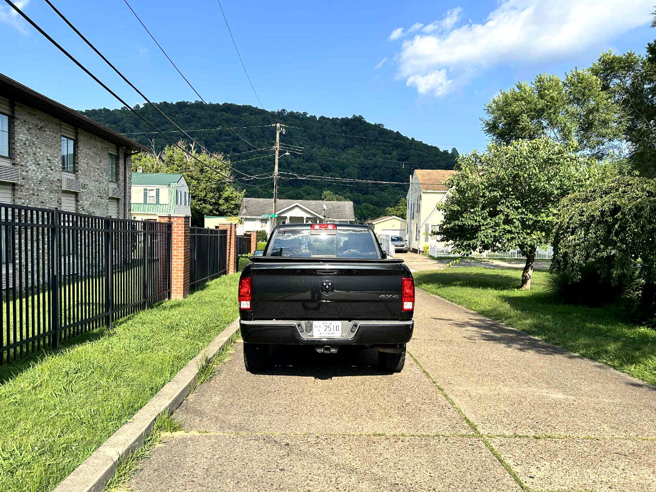 RAM 1500 Tradesman Crew Cab SWB 4WD 2016 RAM 1500 Tradesman Crew Cab SWB 4WD 2016