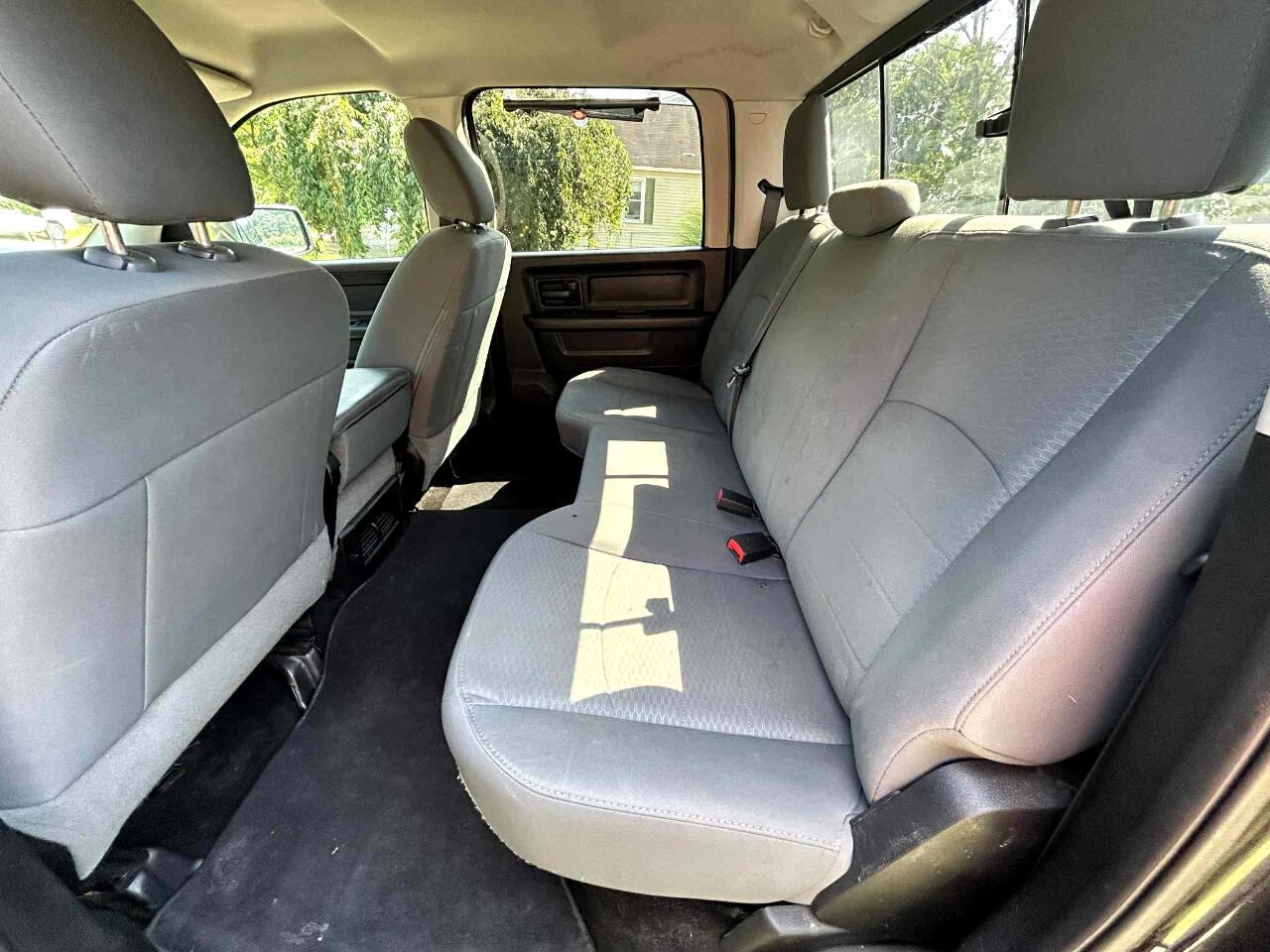 RAM 1500 Tradesman Crew Cab SWB 4WD 2016 RAM 1500 Tradesman Crew Cab SWB 4WD 2016