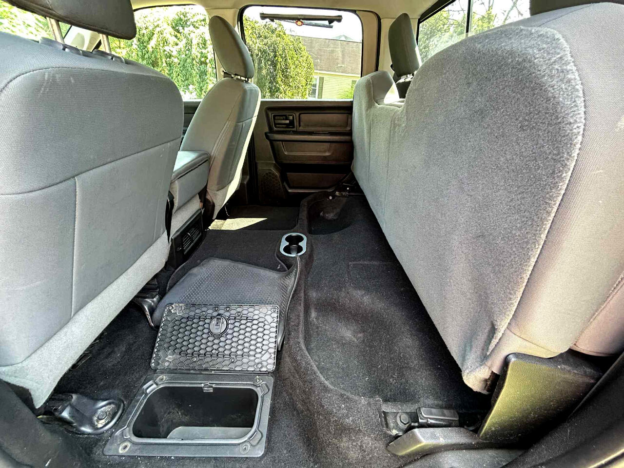 RAM 1500 Tradesman Crew Cab SWB 4WD 2016 RAM 1500 Tradesman Crew Cab SWB 4WD 2016