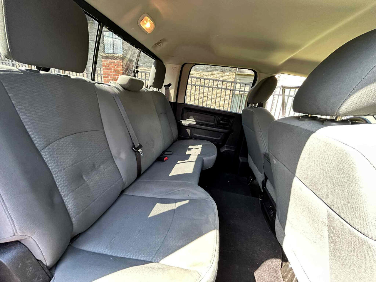 RAM 1500 Tradesman Crew Cab SWB 4WD 2016 RAM 1500 Tradesman Crew Cab SWB 4WD 2016