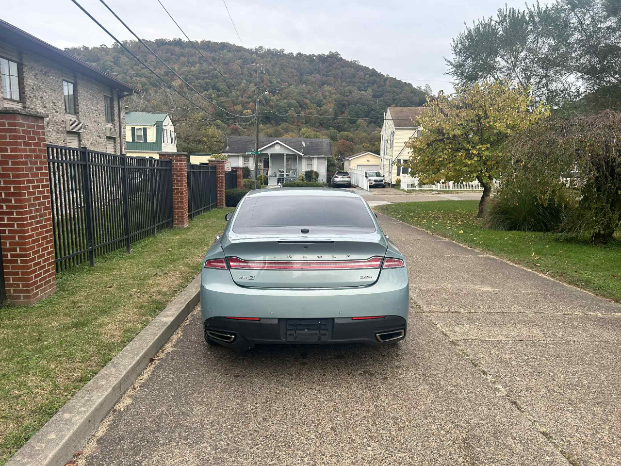 Lincoln MKZ Hybrid Sedan 2013 Lincoln MKZ Hybrid Sedan 2013