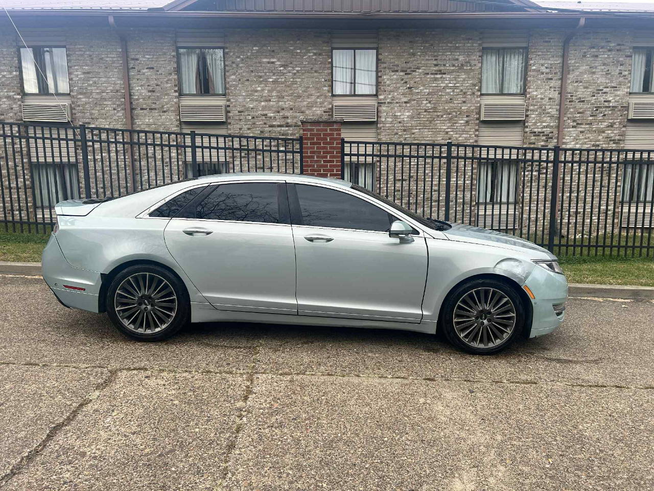Lincoln MKZ Hybrid Sedan 2013 Lincoln MKZ Hybrid Sedan 2013