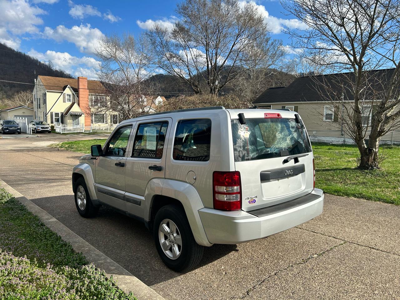 Jeep Liberty Sport 4WD 2012