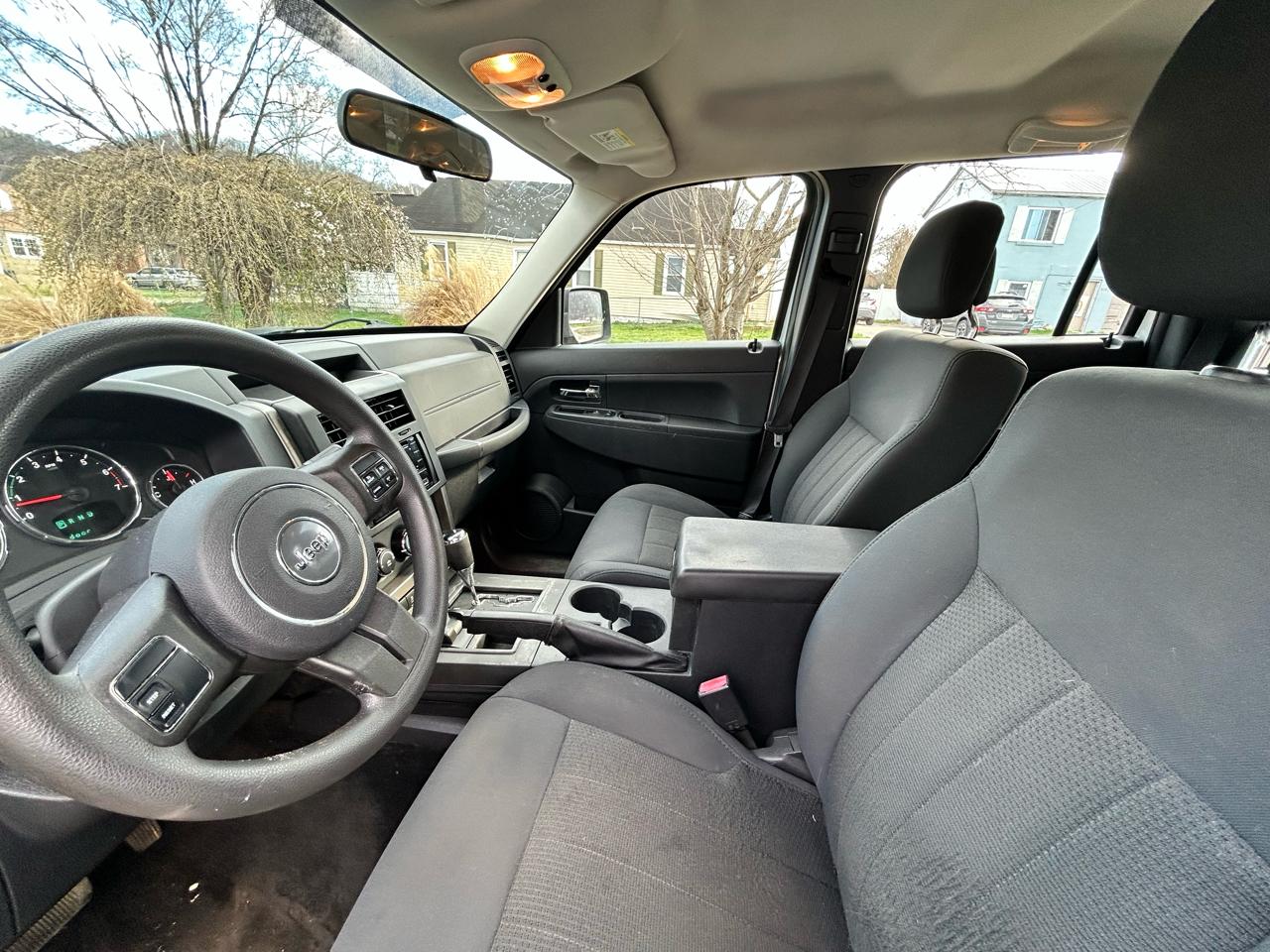 Jeep Liberty Sport 4WD 2012