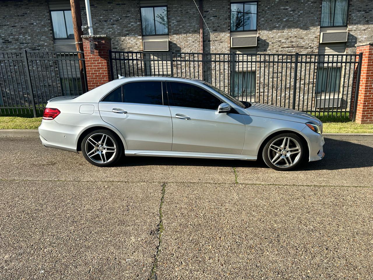 Mercedes-Benz E-Class E550 Sedan 4MATIC 2014