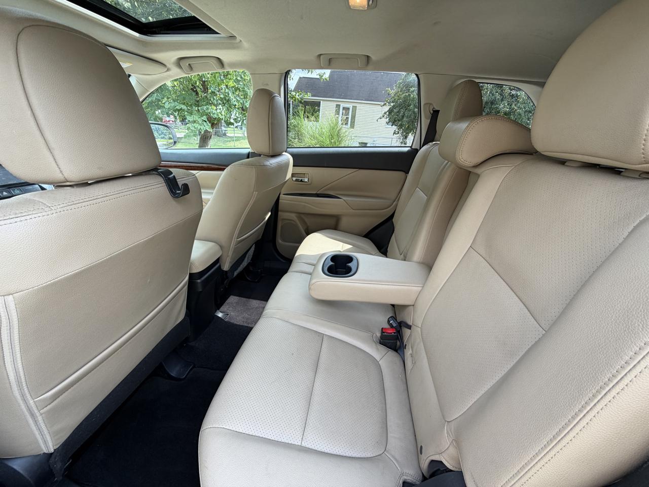 Mitsubishi Outlander  2015
