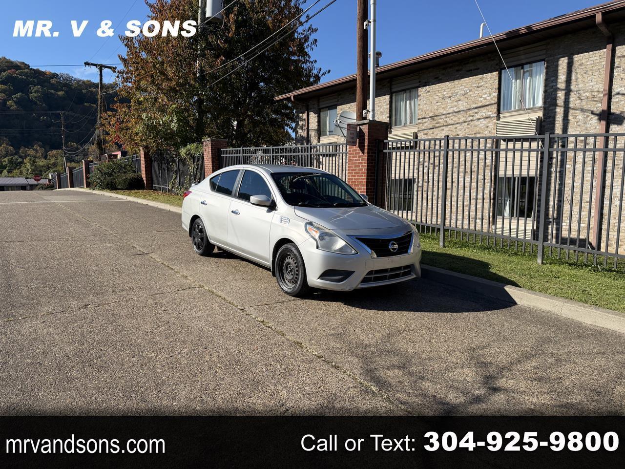 2015 Nissan Versa 1.6 S 5M