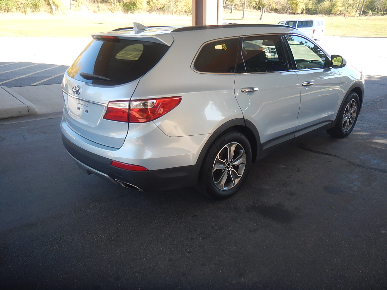 Hyundai Santa Fe GLS FWD 2013 Hyundai Santa Fe GLS FWD 2013