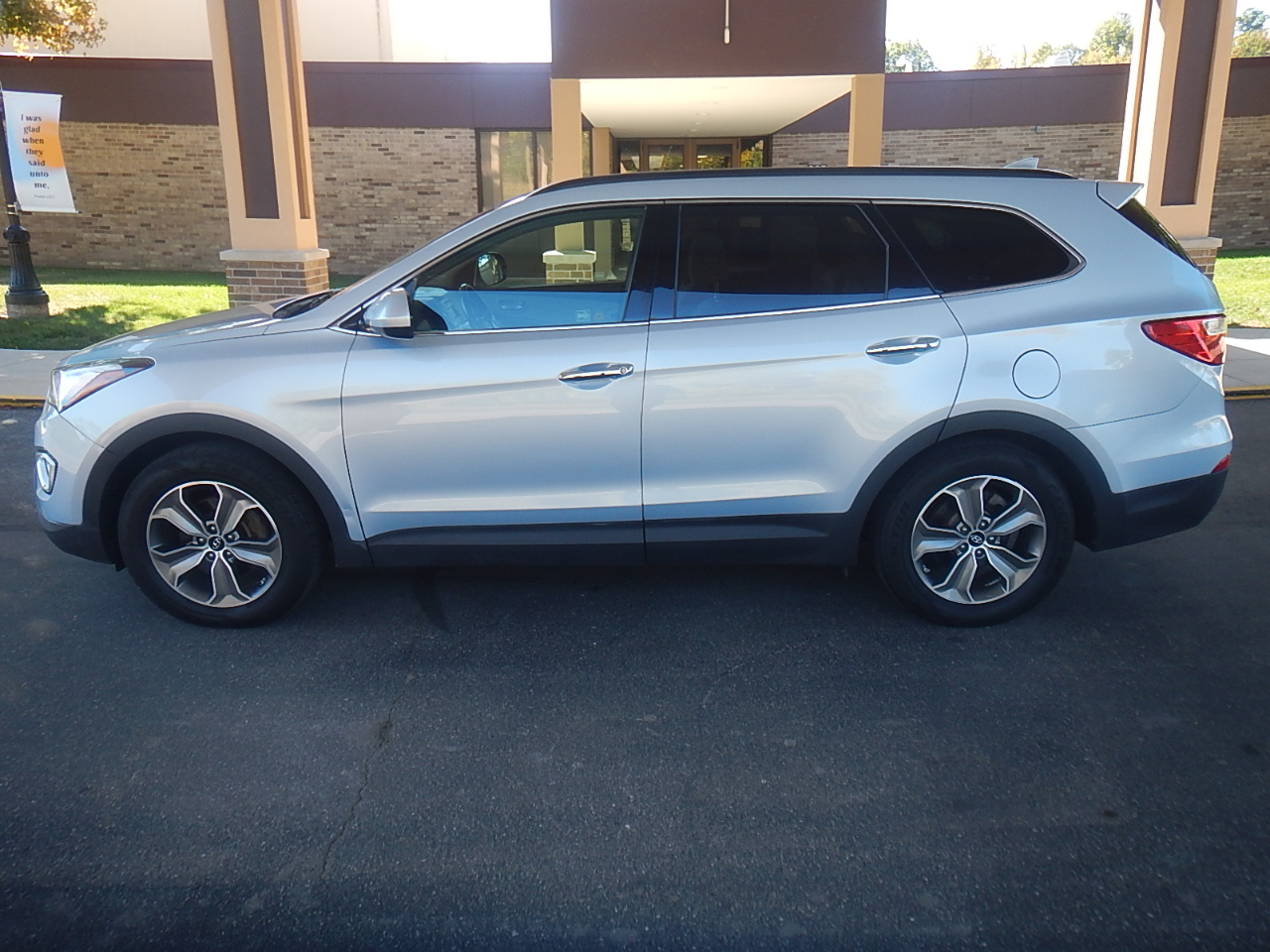 Hyundai Santa Fe GLS FWD 2013 Hyundai Santa Fe GLS FWD 2013