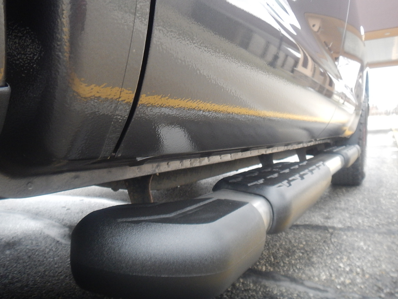 Toyota Tundra Tundra-Grade CrewMax 5.7L 4WD 2011