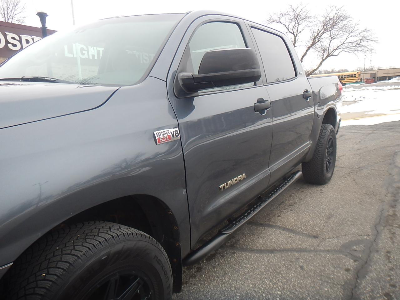 Toyota Tundra SR5 CrewMax 5.7L 4WD 2007