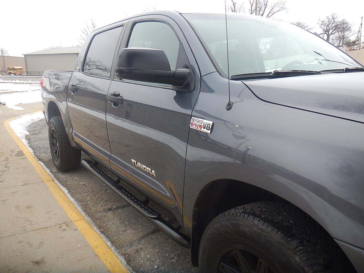 Toyota Tundra SR5 CrewMax 5.7L 4WD 2007