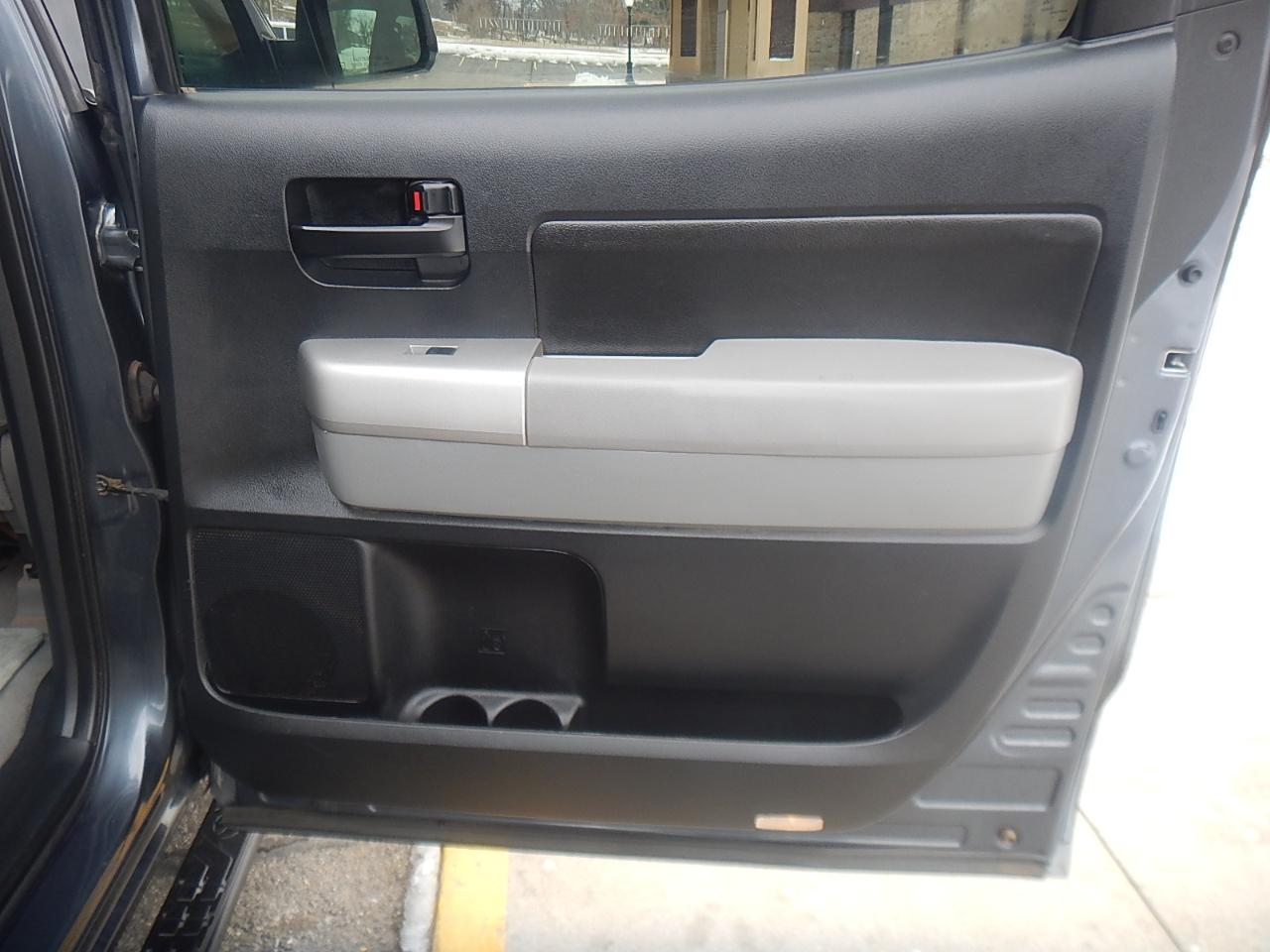 Toyota Tundra SR5 CrewMax 5.7L 4WD 2007