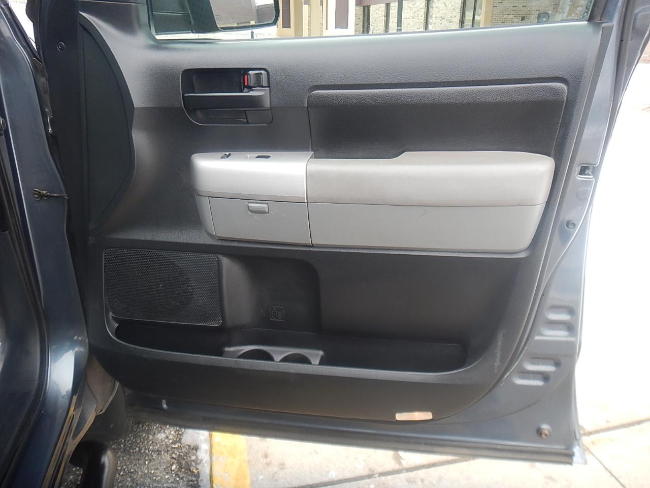 Toyota Tundra SR5 CrewMax 5.7L 4WD 2007