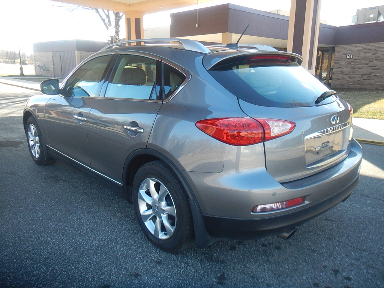 Infiniti EX35 4D SUV AWD 2009