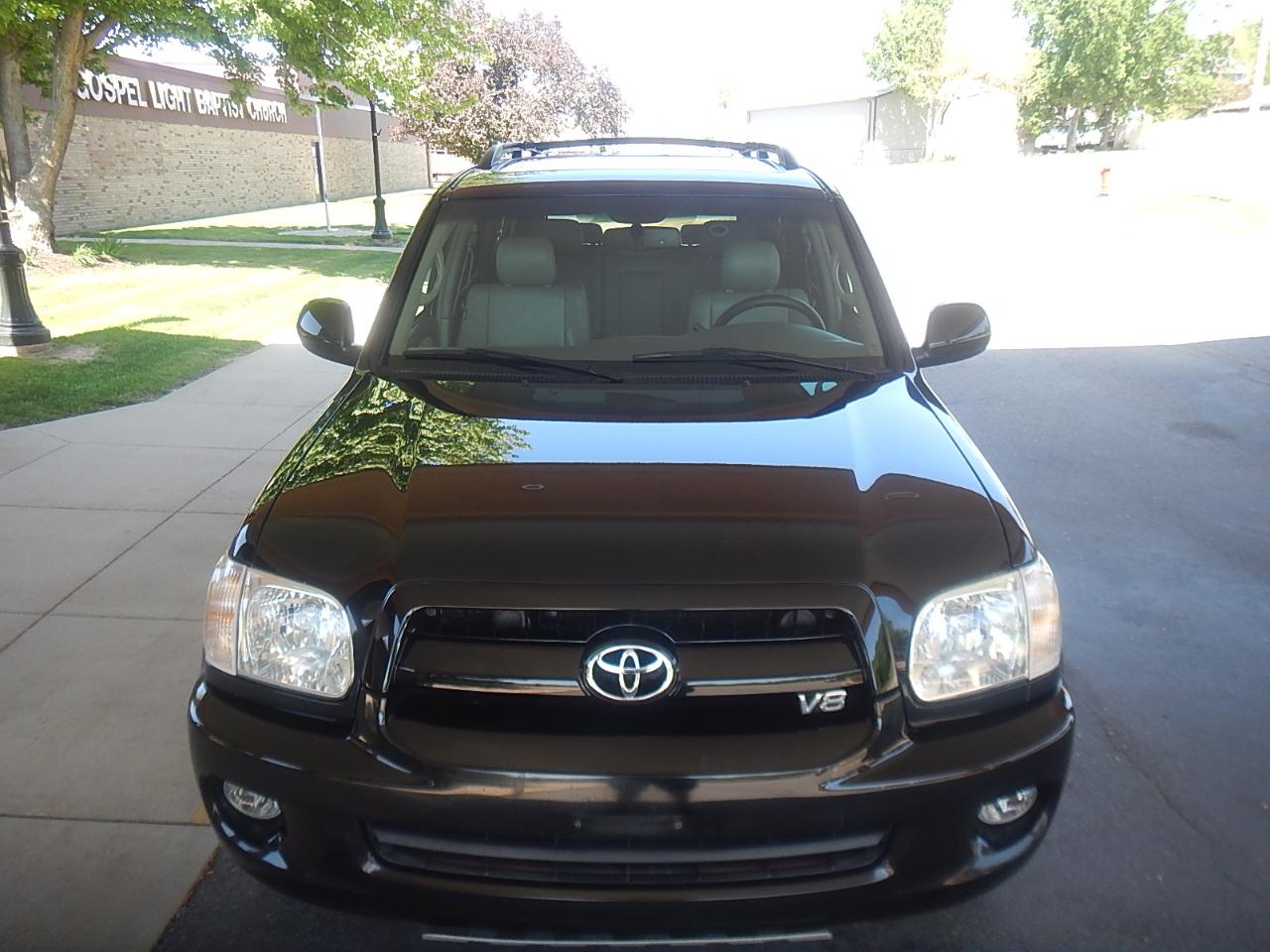Toyota Sequoia Limited 4D SUV 4X4 2007