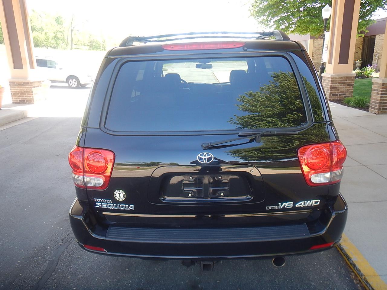 Toyota Sequoia Limited 4D SUV 4X4 2007