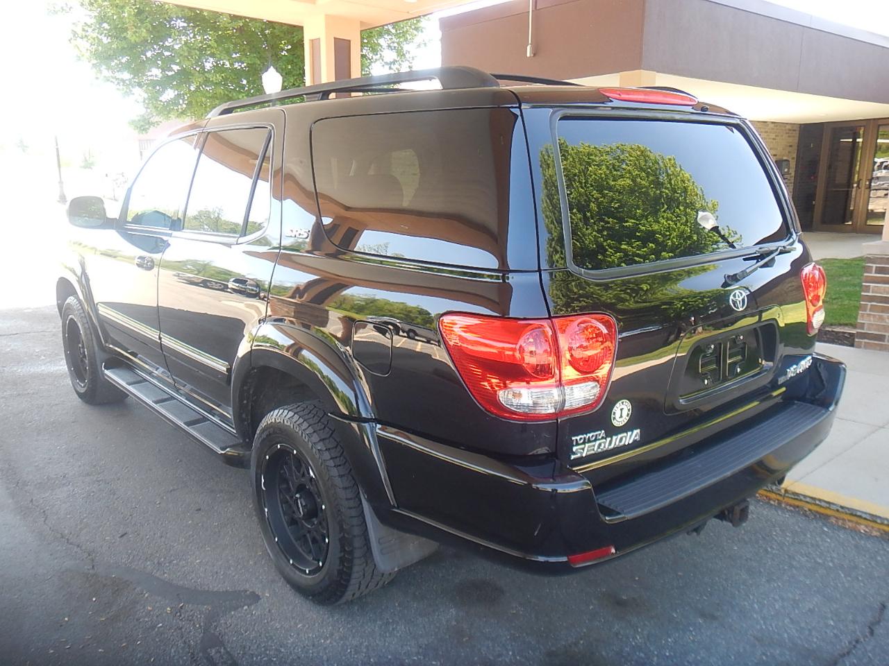 Toyota Sequoia Limited 4D SUV 4X4 2007