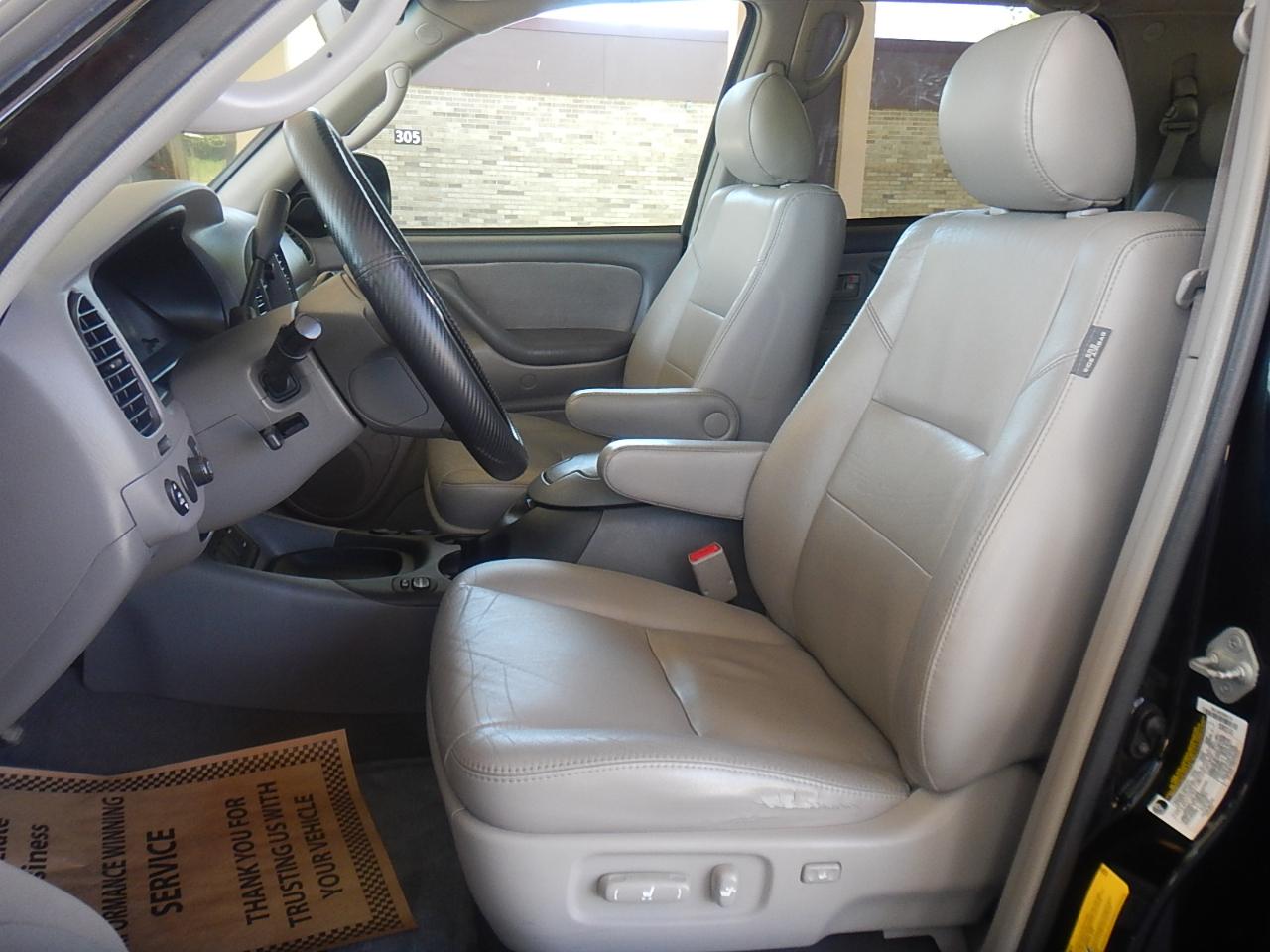 Toyota Sequoia Limited 4D SUV 4X4 2007