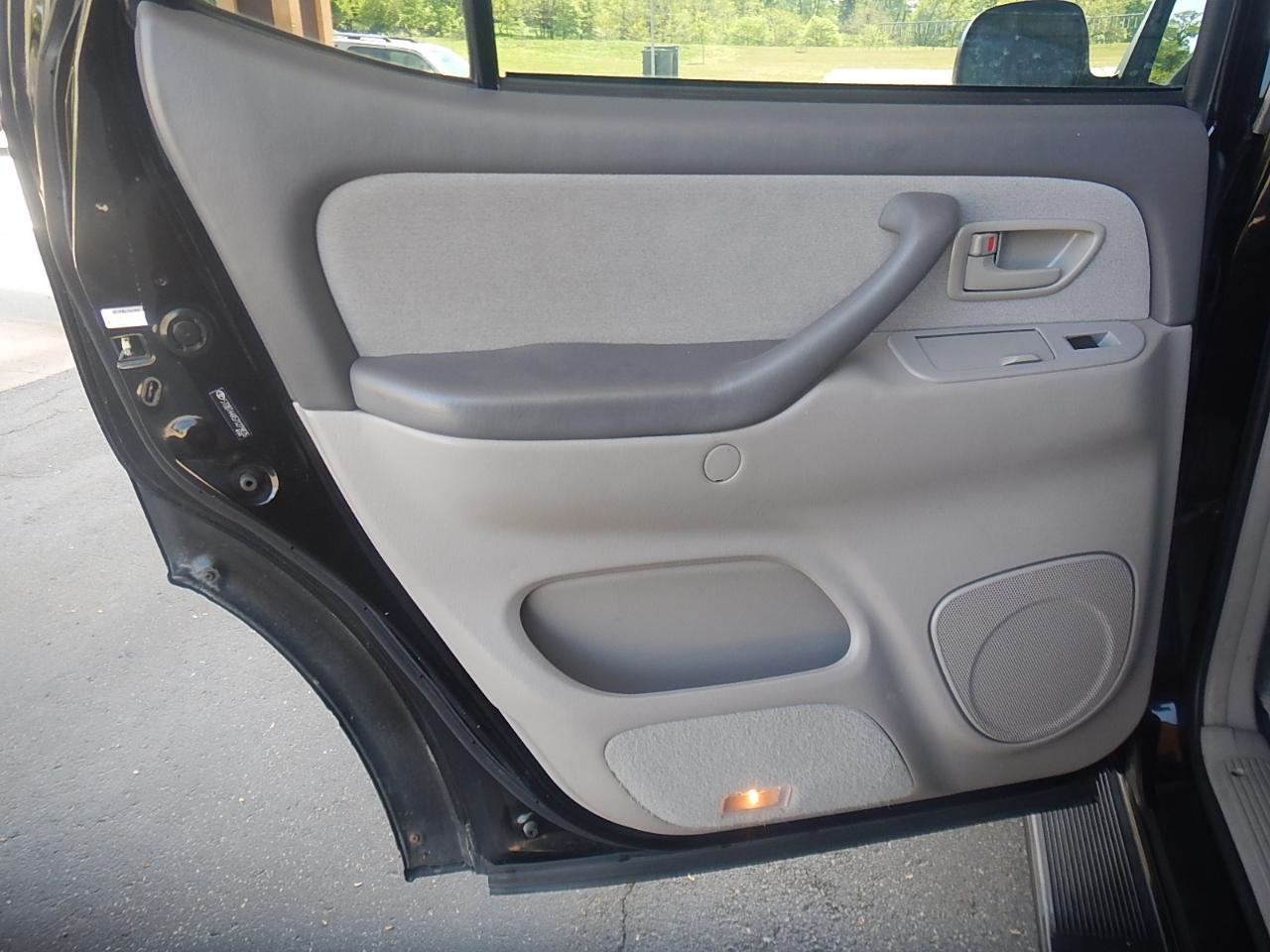 Toyota Sequoia Limited 4D SUV 4X4 2007