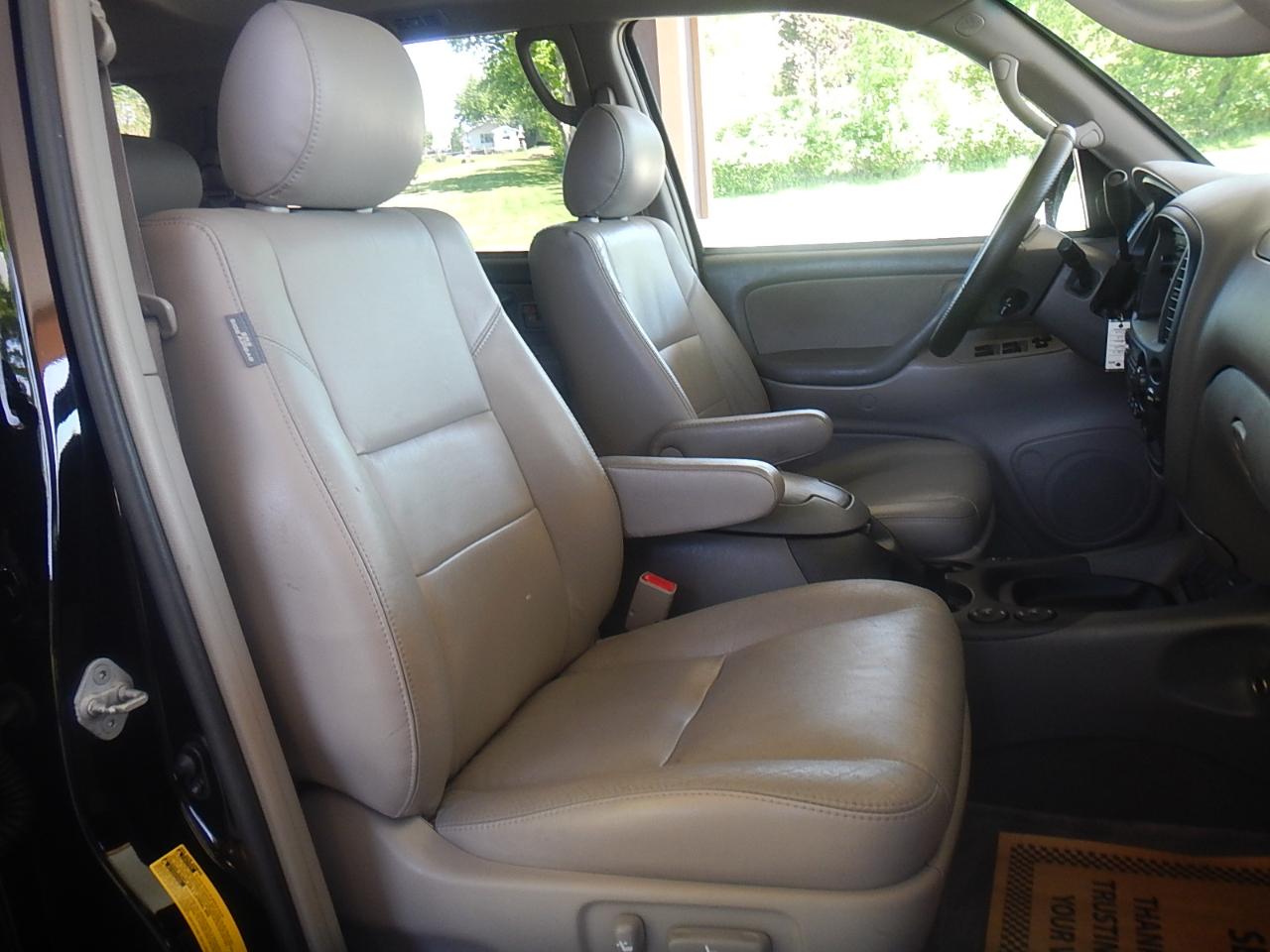 Toyota Sequoia Limited 4D SUV 4X4 2007