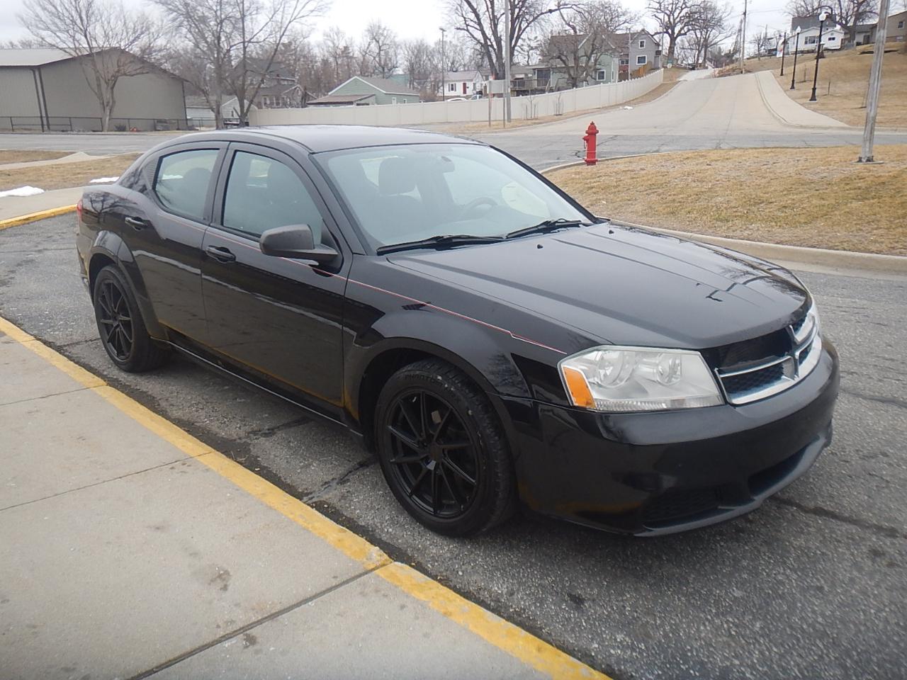 Dodge Avenger 4dr Sdn SE 2012