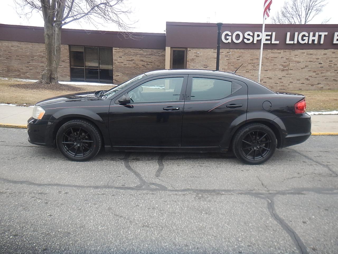 Dodge Avenger 4dr Sdn SE 2012