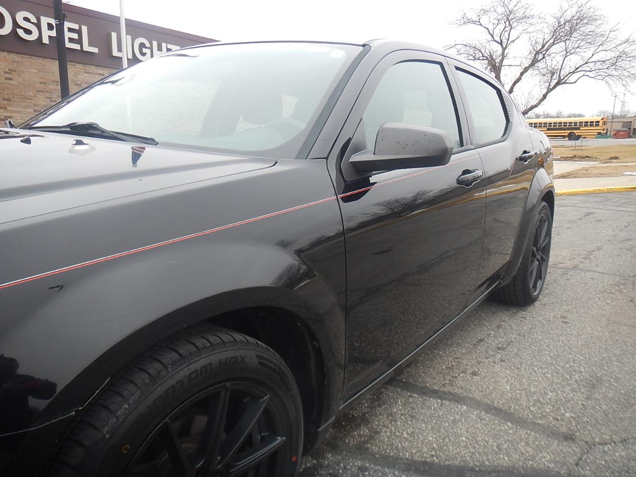 Dodge Avenger 4dr Sdn SE 2012