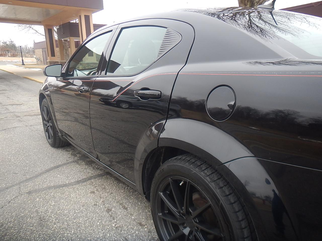 Dodge Avenger 4dr Sdn SE 2012