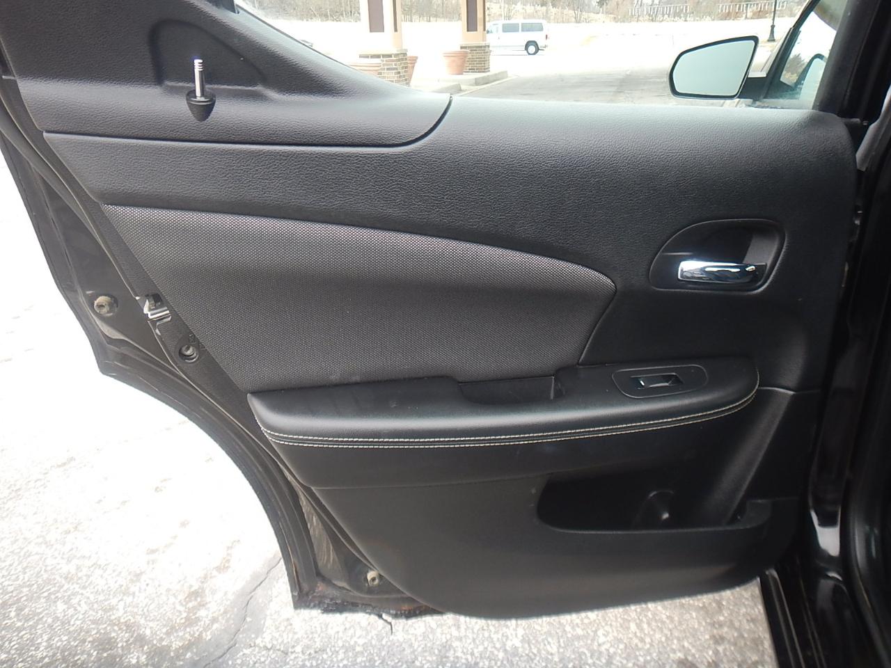 Dodge Avenger 4dr Sdn SE 2012