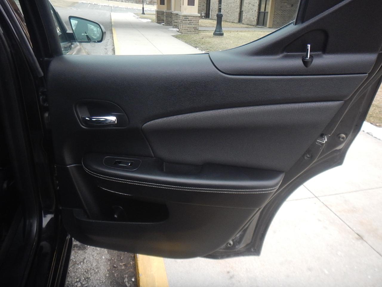 Dodge Avenger 4dr Sdn SE 2012