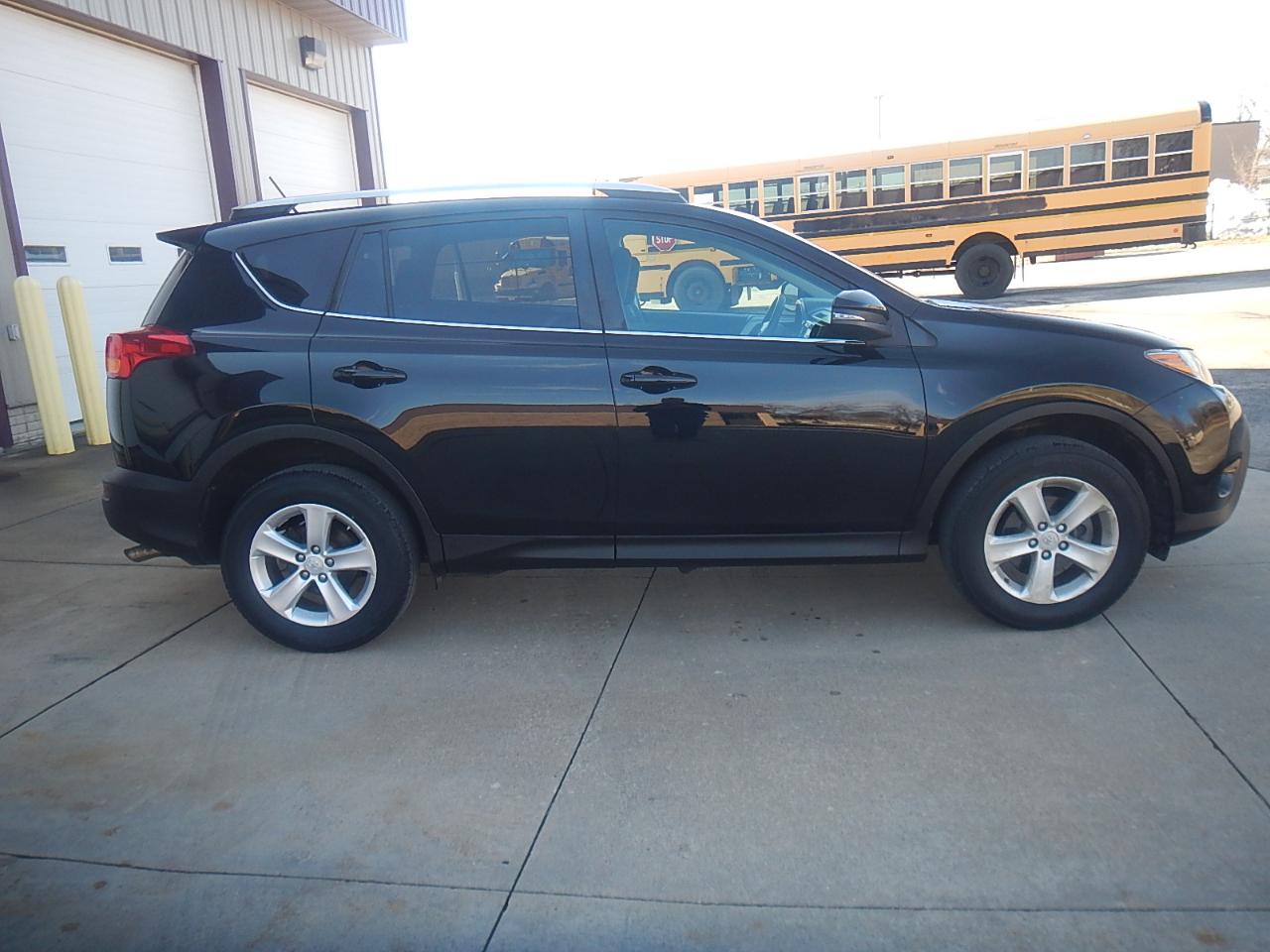 Toyota RAV4 XLE AWD 2013