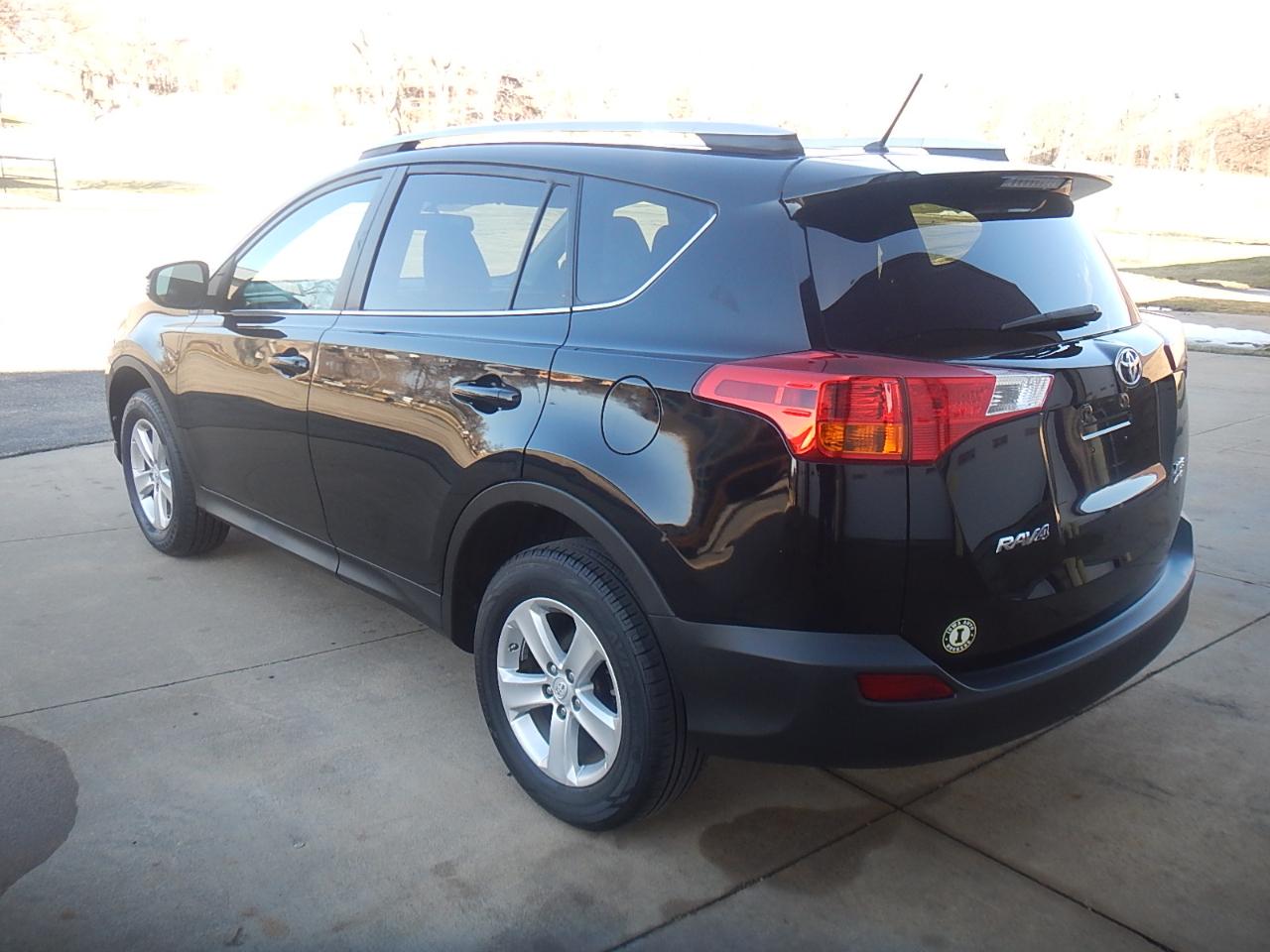 Toyota RAV4 XLE AWD 2013