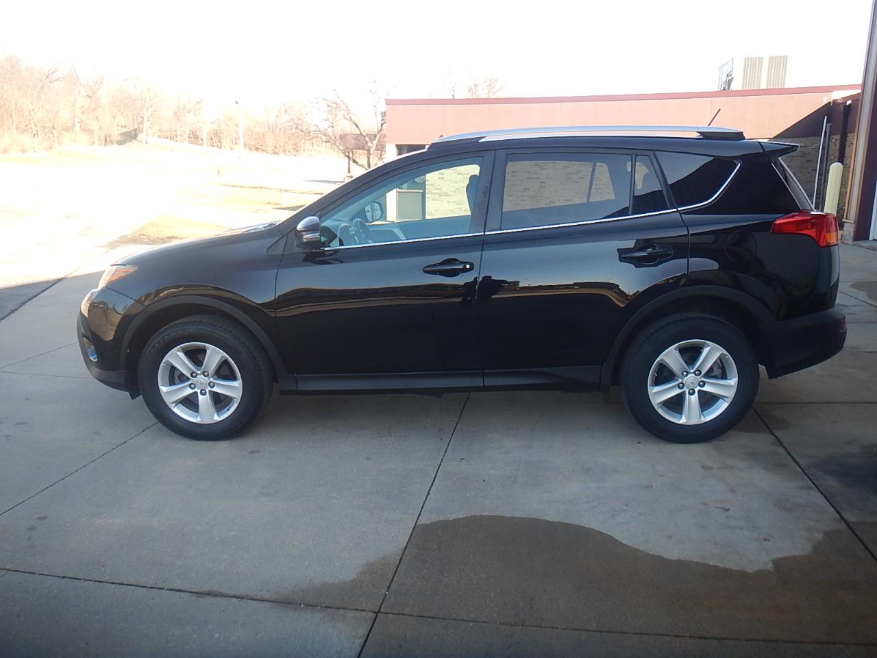 Toyota RAV4 XLE AWD 2013