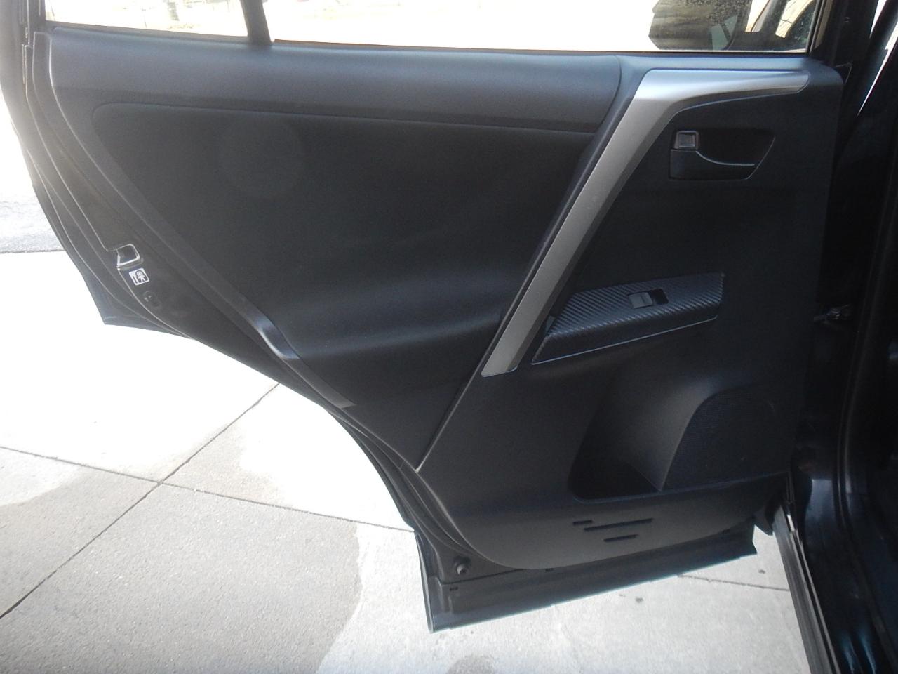 Toyota RAV4 XLE AWD 2013