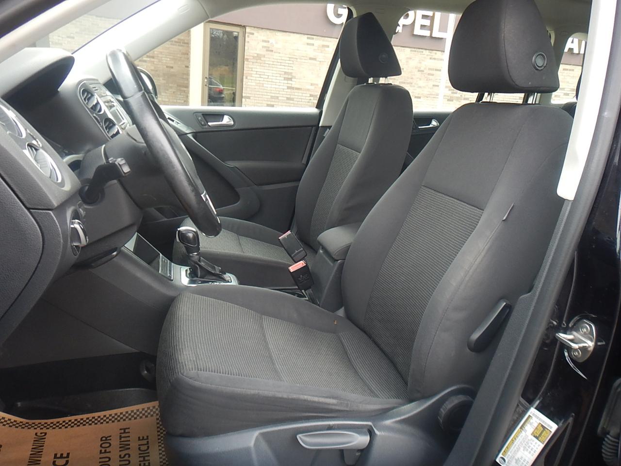 Volkswagen Tiguan S 4D SUV FWD 2013