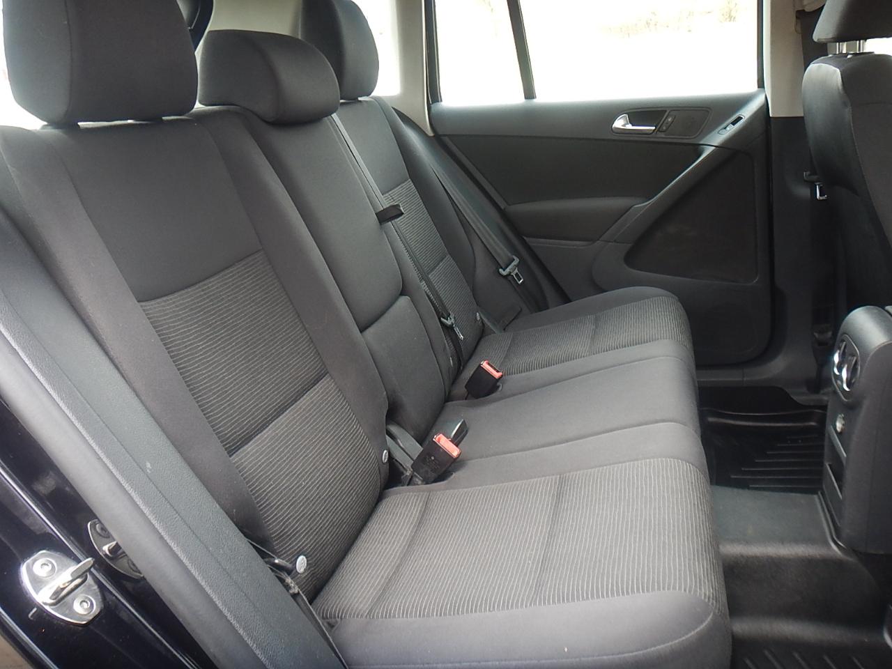 Volkswagen Tiguan S 4D SUV FWD 2013