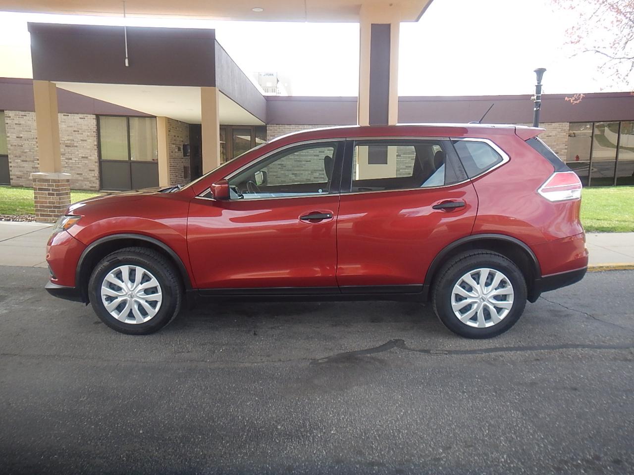 Nissan Rogue S 4D SUV AWD 2016