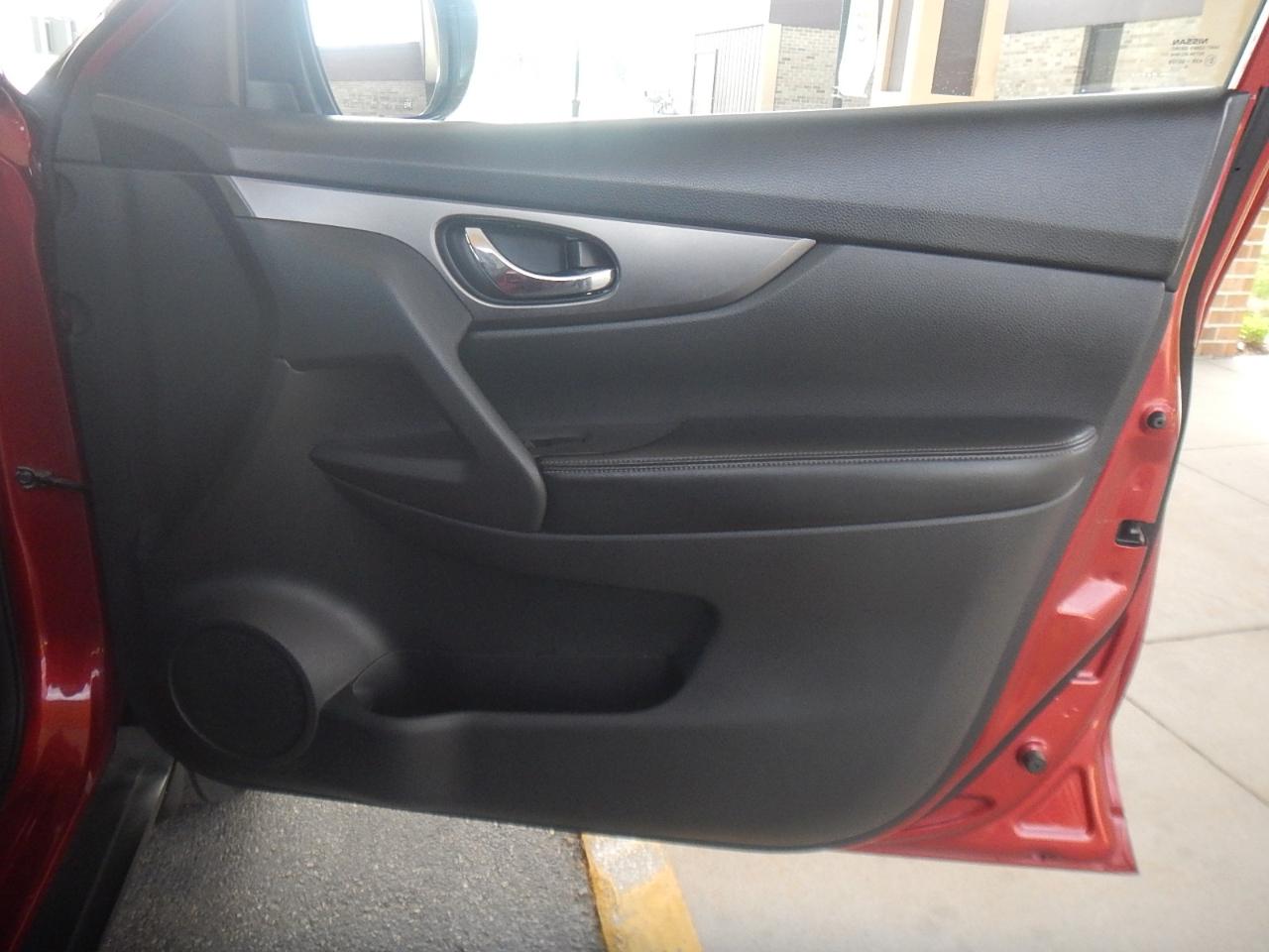 Nissan Rogue S 4D SUV AWD 2016