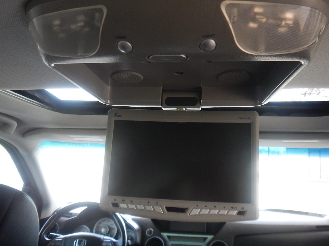 Honda Pilot Touring 4D SUV 4WD w/RES 2010