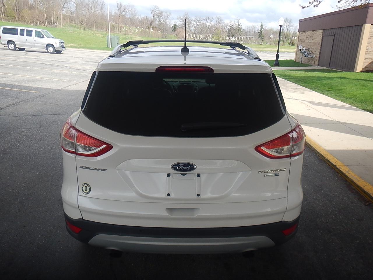 Ford Escape Titanium 4WD 2013