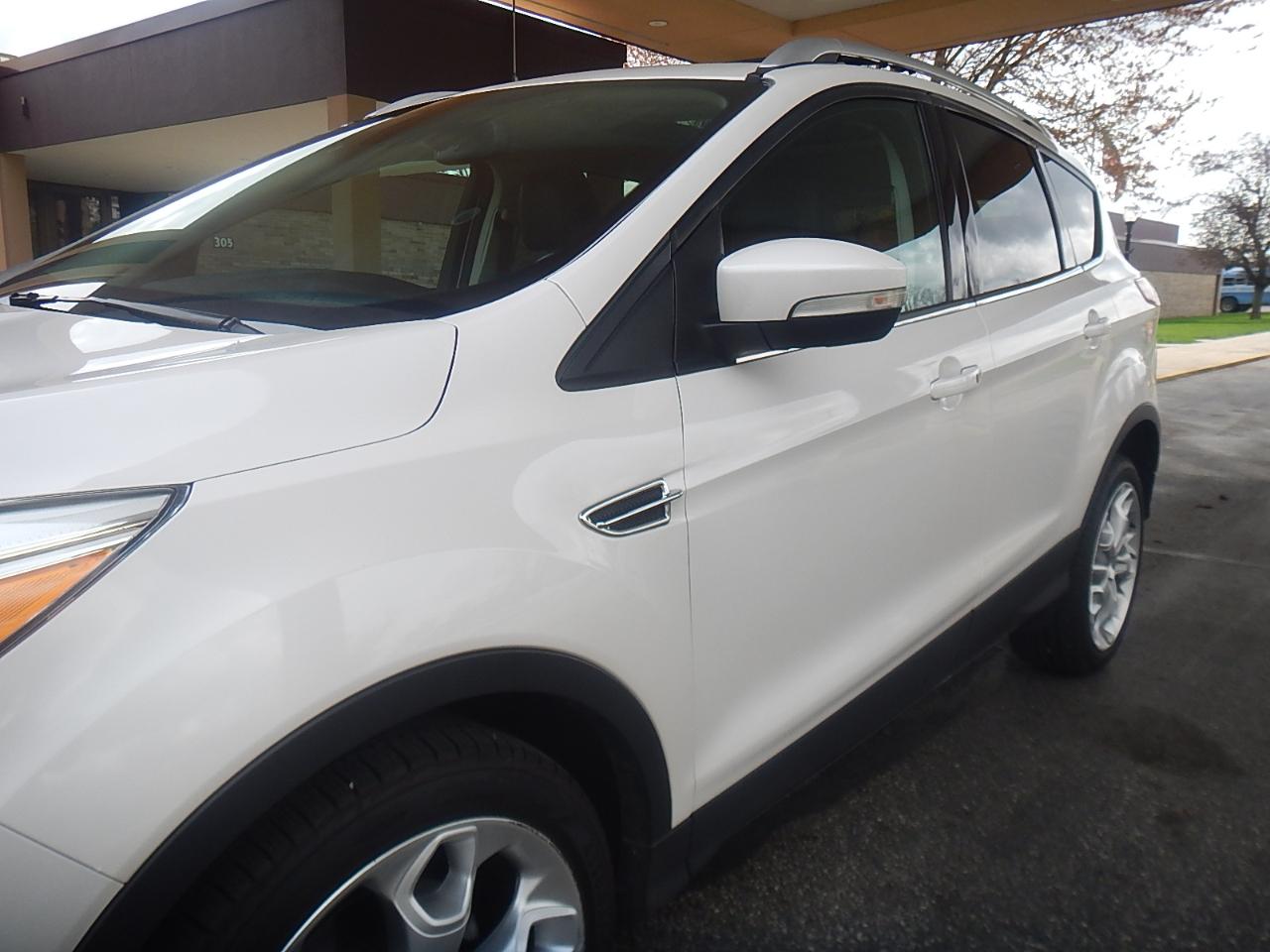 Ford Escape Titanium 4WD 2013