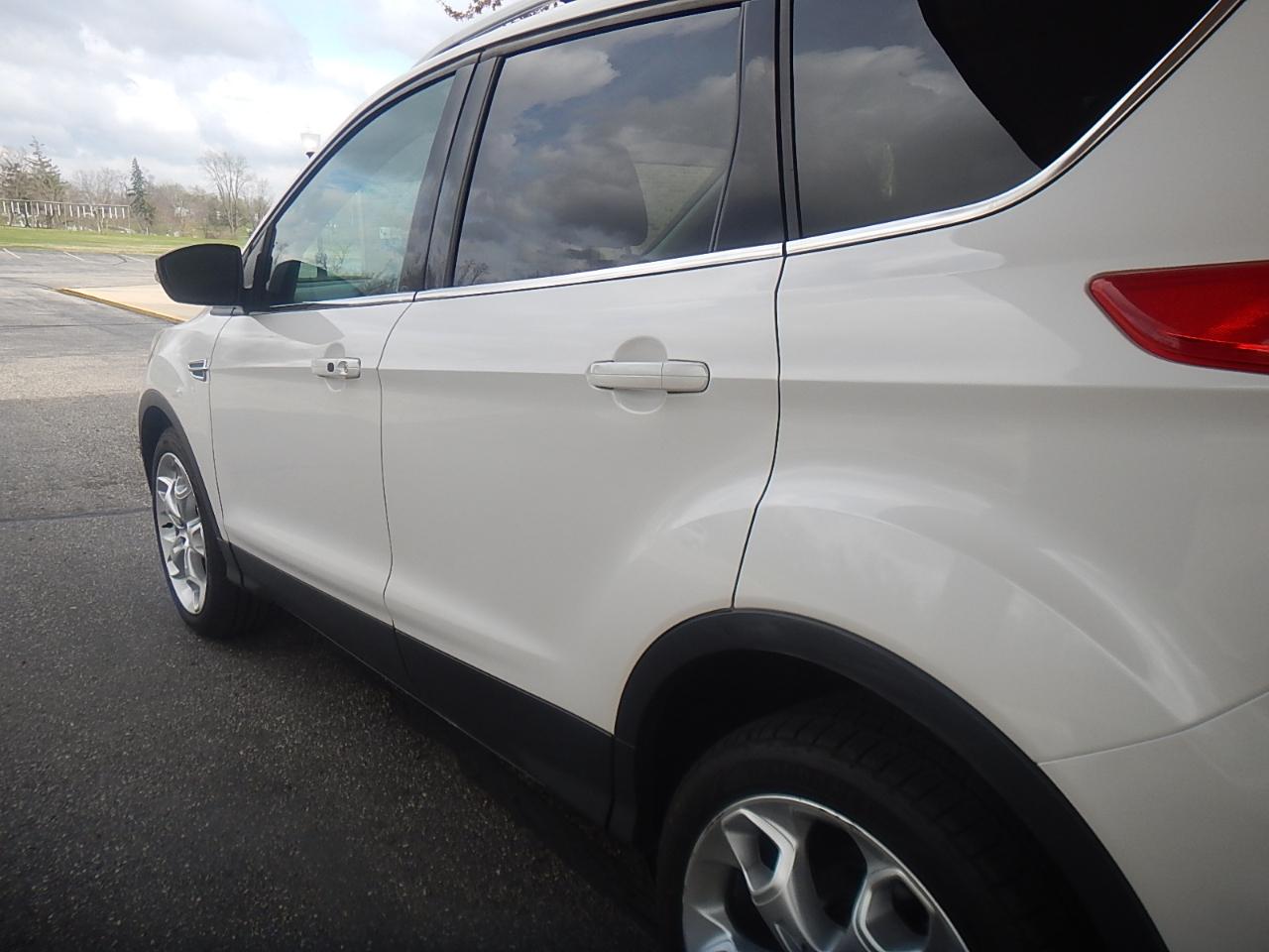 Ford Escape Titanium 4WD 2013