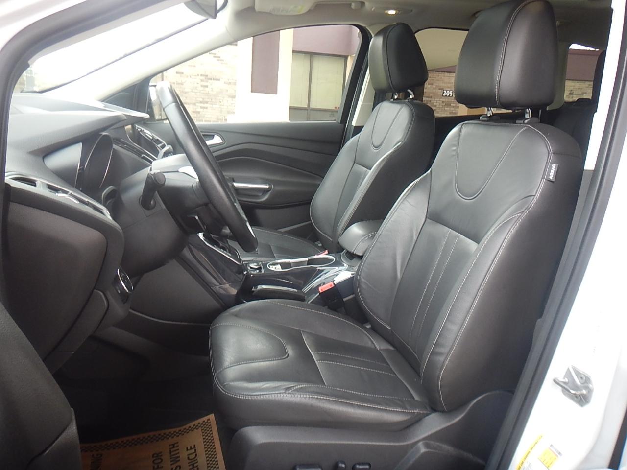 Ford Escape Titanium 4WD 2013