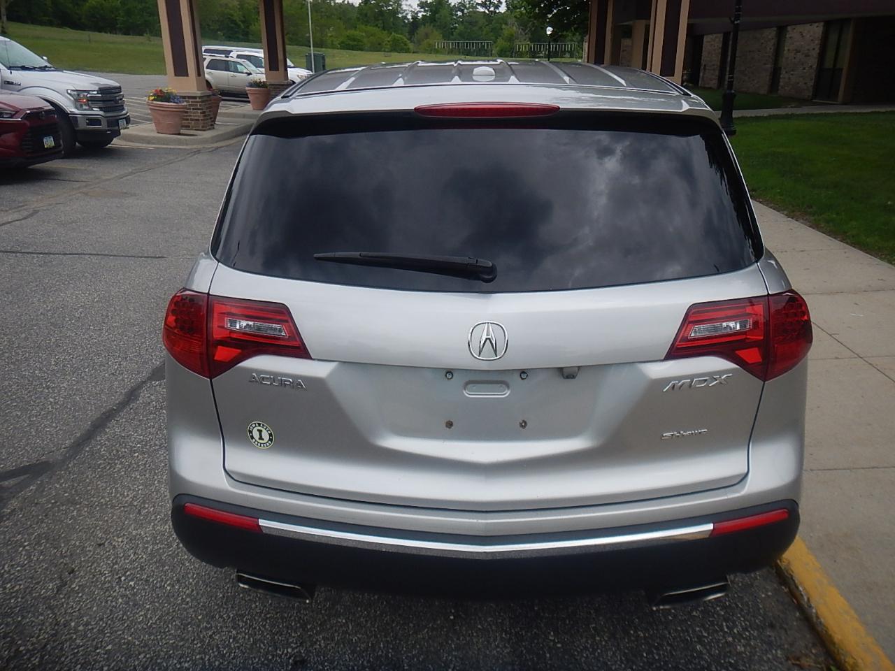 Acura MDX 6-Spd AT w/Advance Package 2011