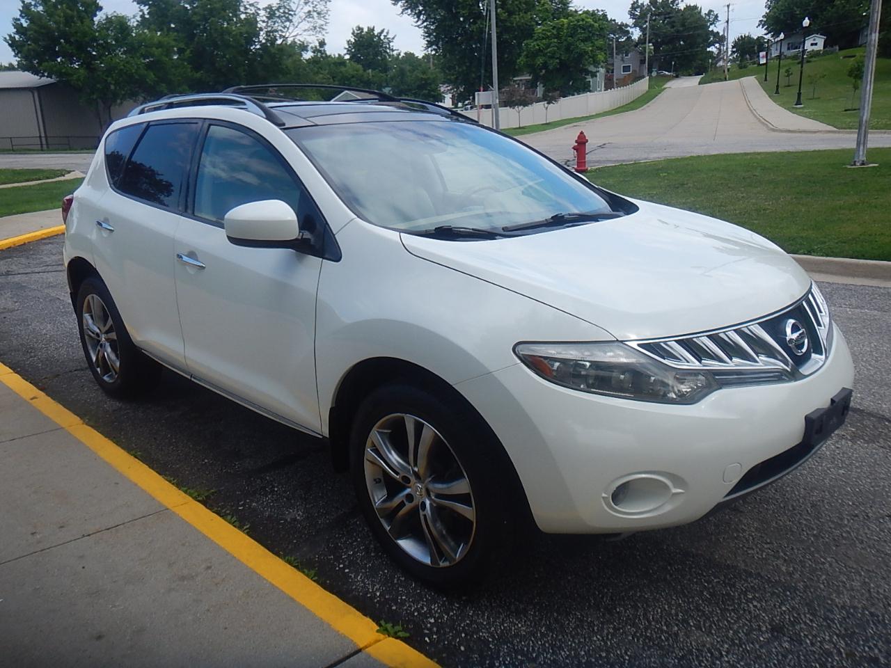 Nissan Murano LE 4D SUV AWD 2010