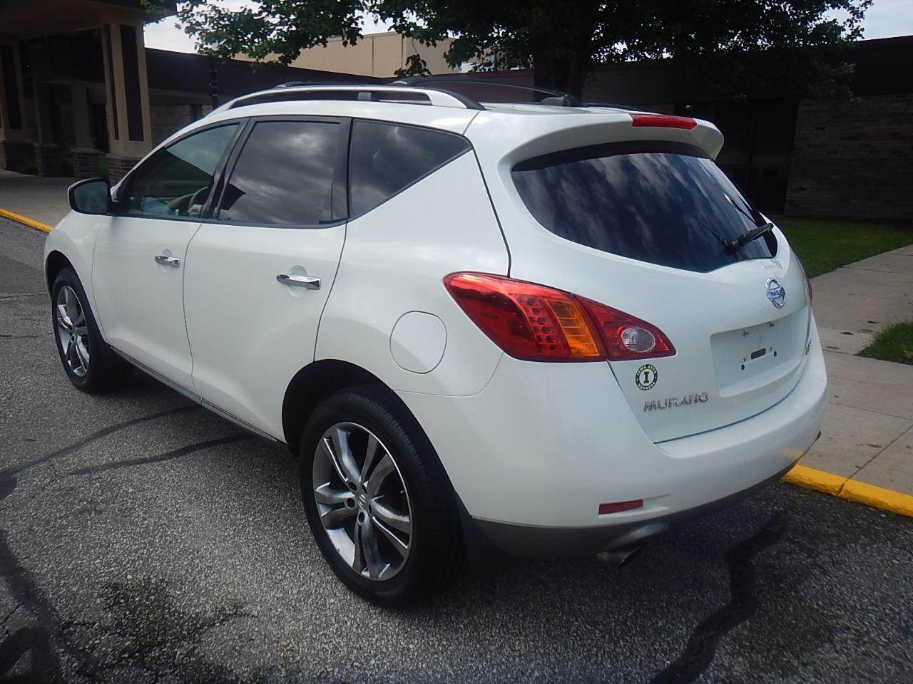 Nissan Murano LE 4D SUV AWD 2010