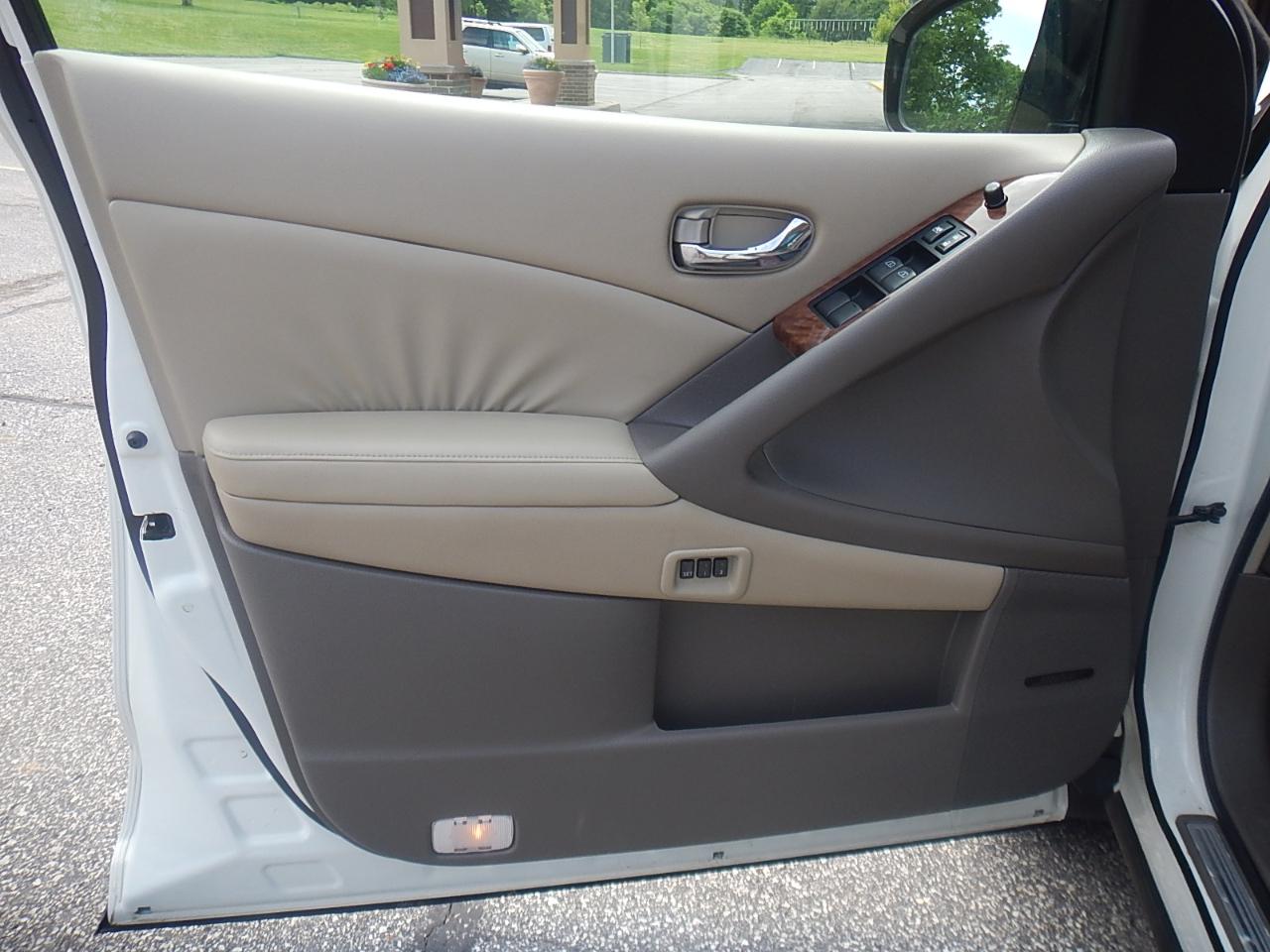 Nissan Murano LE 4D SUV AWD 2010