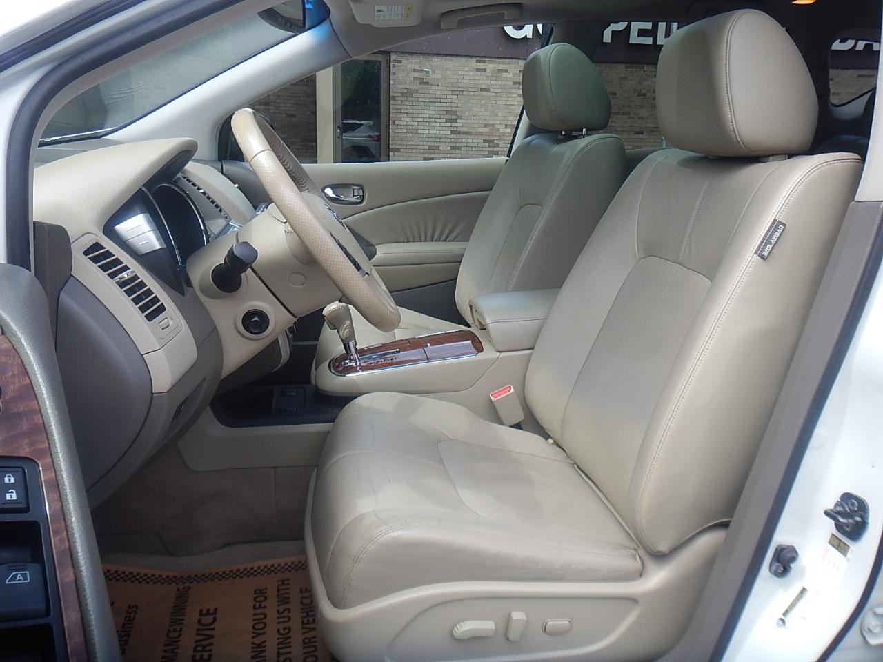 Nissan Murano LE 4D SUV AWD 2010